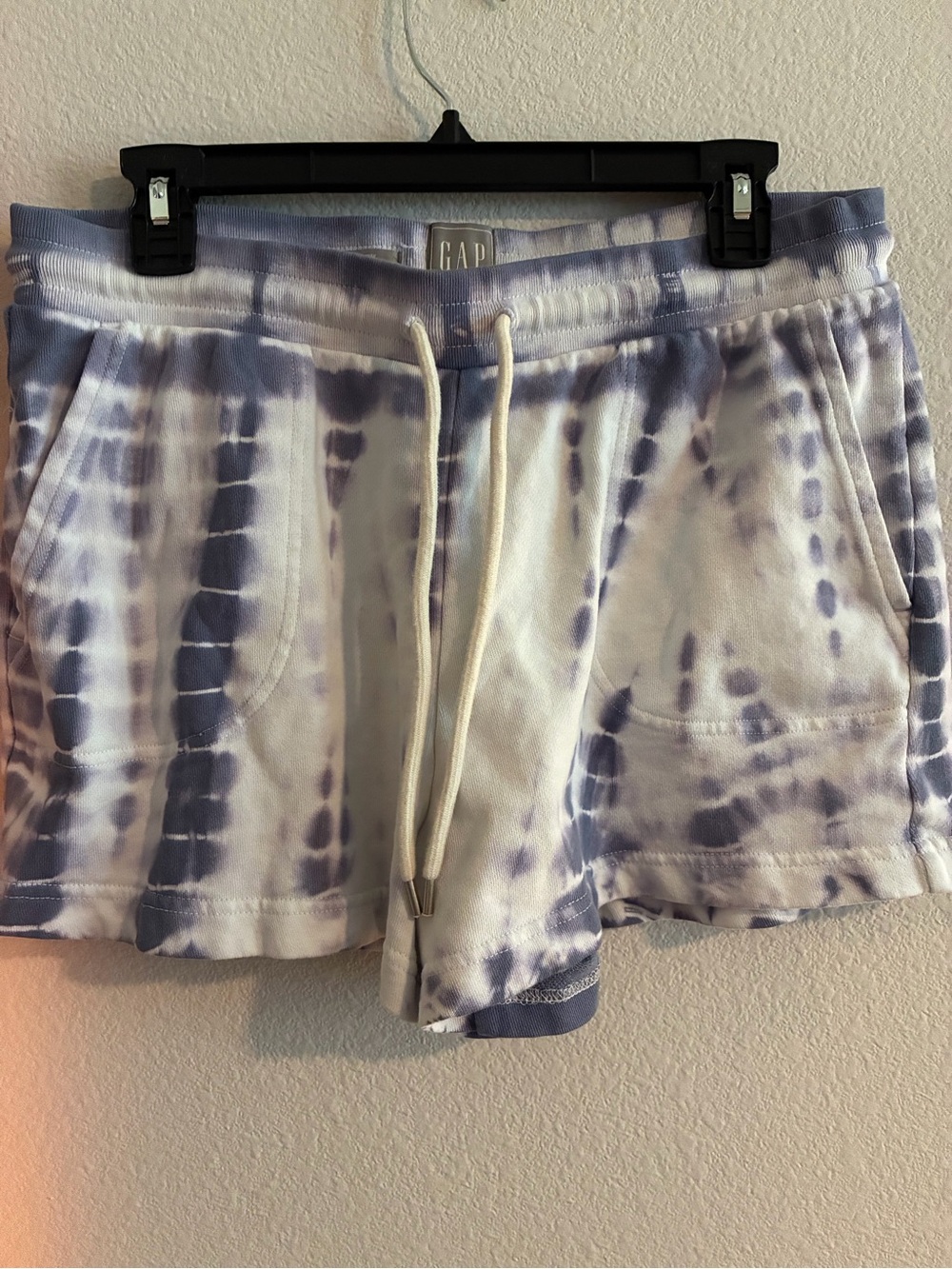 GAP Women's Lavender & White Tie-Dye Drawstring Athletic Shorts